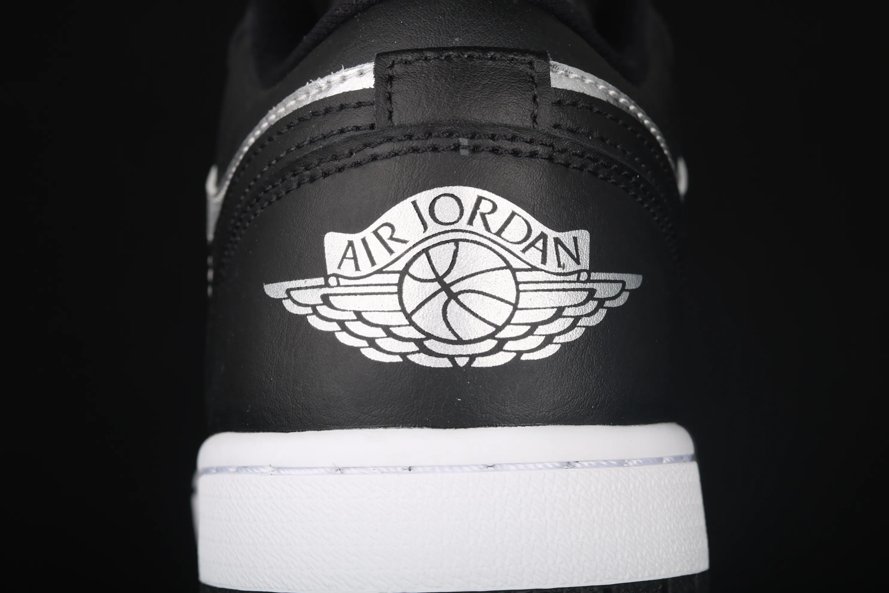 All categories Air Jordan Jordan series basketball shoes Air Jordan 1 Low G version pure original Air Jordan 1 Low AJ1 Joe 1 low-top black silver cultural and leisure sports sneakers DA5551-001